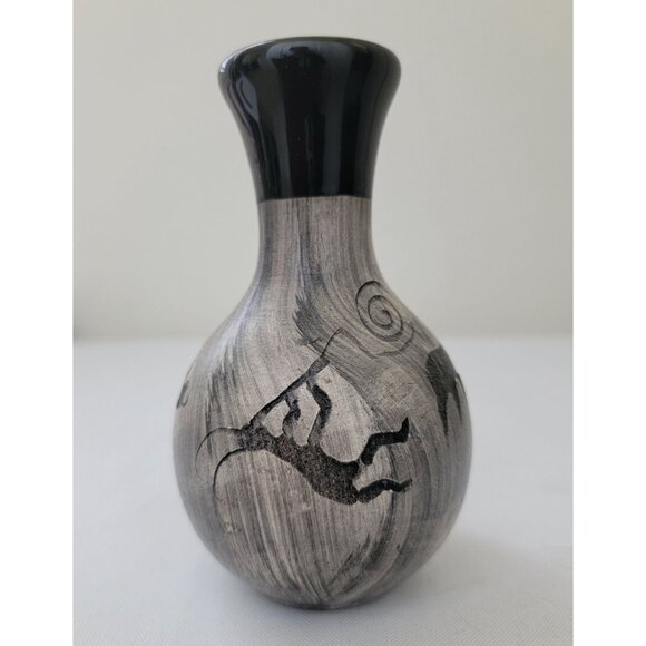 Binishtaa SIGNED Navajo Native American Petroglyph Etched Pottery 5" Vase - Picture 1 of 5
